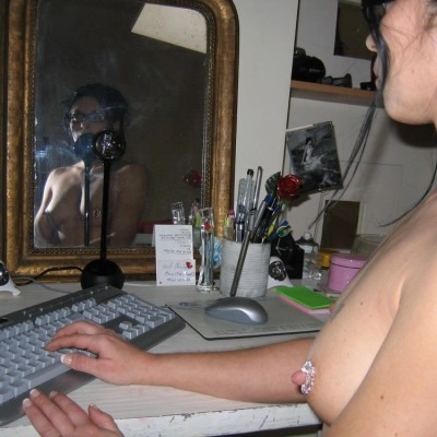 Sexy amateur chick loves role play