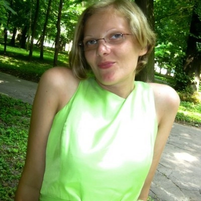Magda Polish fingered slut outdoor