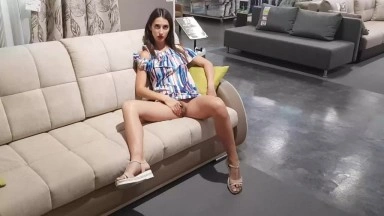 Pussyflash in the store